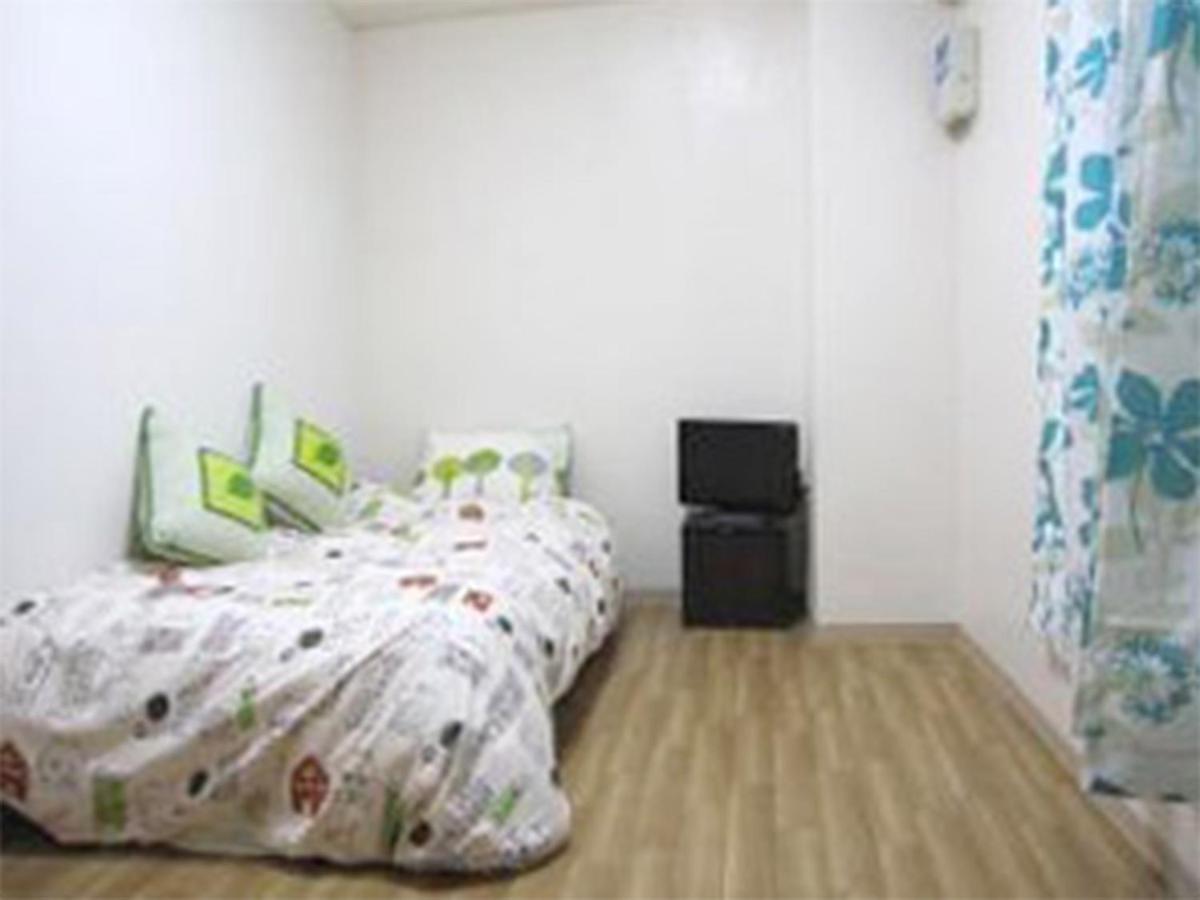 Guest House Fukutomi - Female Only Naha Ngoại thất bức ảnh