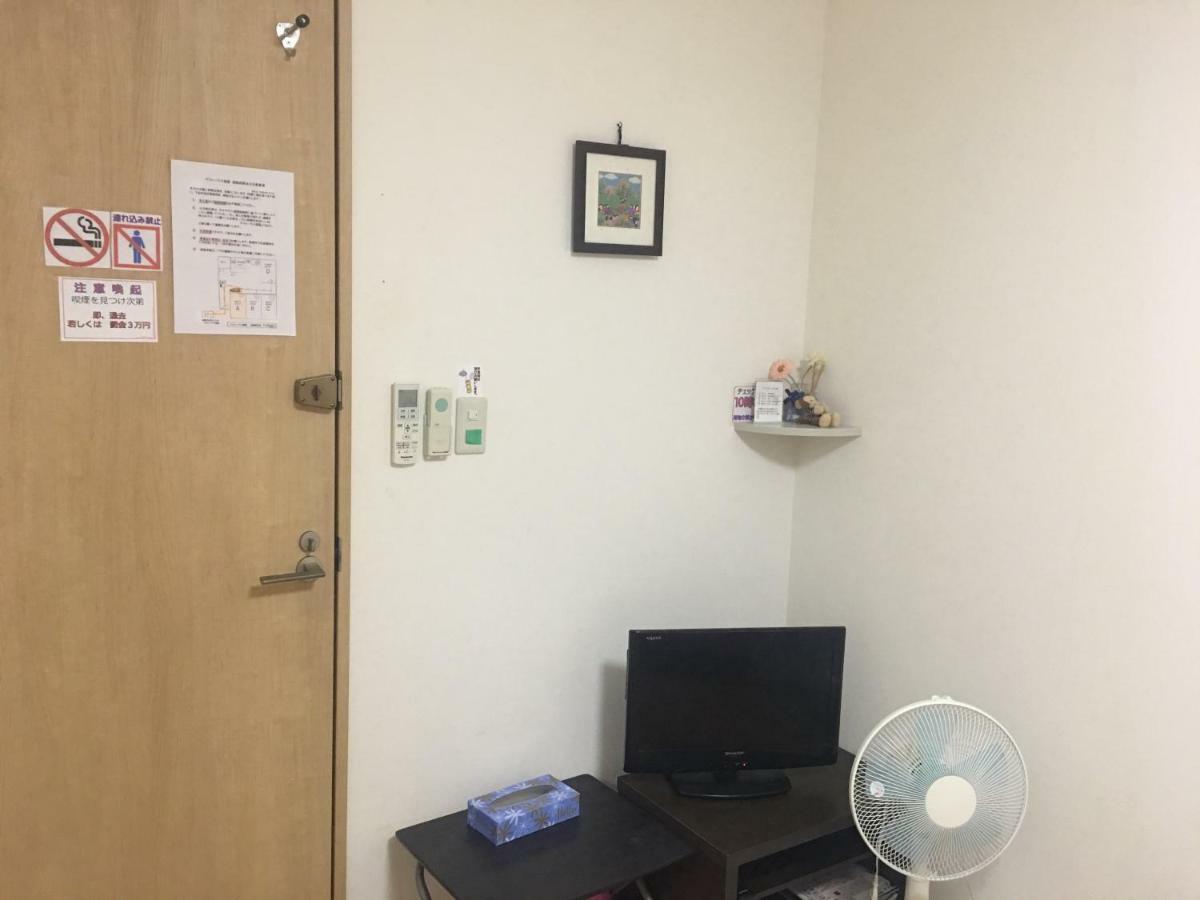 Guest House Fukutomi - Female Only Naha Ngoại thất bức ảnh